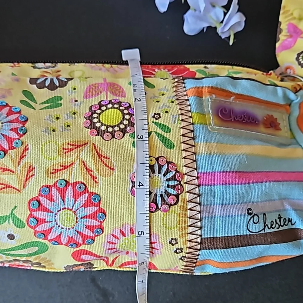 Sun & Sand Chester Hand Bag with Wooden Flower Hang Tag NWT - Picture 9 of 10